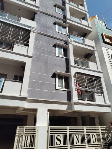 1220 Sq.Ft Flat with 3BHK For Sale in Banjara Layout