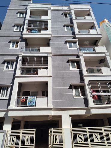 1220 Sq.Ft Flat with 3BHK For Sale in Banjara Layout